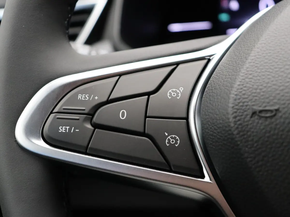 E-Tech Full Hybrid 145pk evolution | Airco | Cruise control | Apple carplay / Android auto | Vierseizoenbanden |