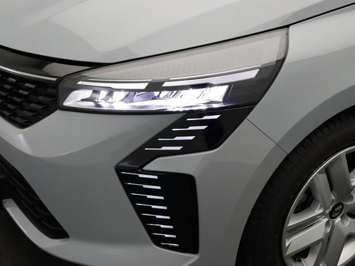 E-Tech Full Hybrid 145pk evolution | Airco | Cruise control | Apple carplay / Android auto | Vierseizoenbanden |