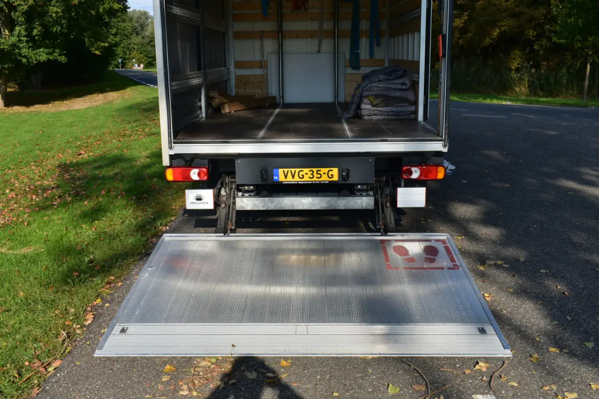 2.3TDI EURO 6 bakwagen zijdeur Laadklep schuifzijl Camera € 57000, NW