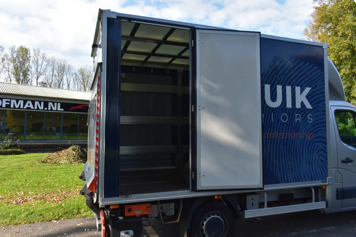 2.3TDI EURO 6 bakwagen zijdeur Laadklep schuifzijl Camera € 57000, NW