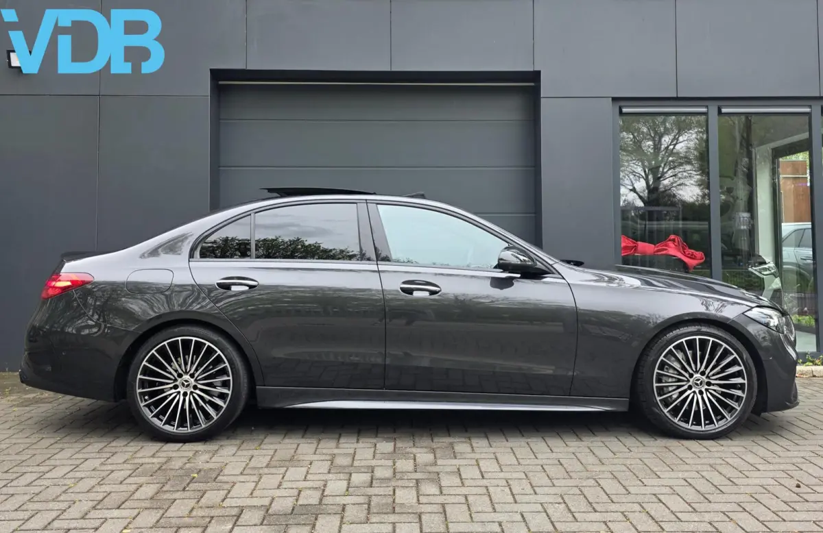 C180 AMG PANO 360 MEMORY BURMESTER VOL!!!