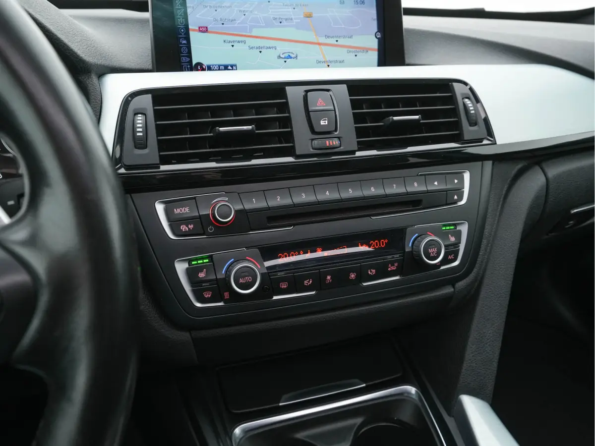 320i M-Sportpack High Executive Aut. *PANO | XENON | LEATHER | HEATED-SPORTSEATS | SHIFT-PADDLES | PRIVACY-GLASS | NAVI-FULLMAP | ECC | PDC | CRUISE | 19''ALU*