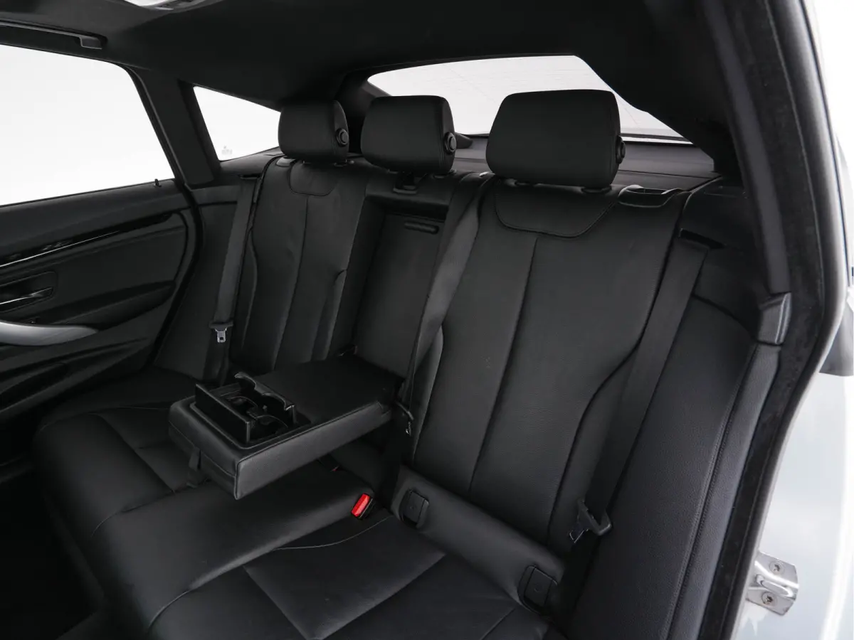 320i M-Sportpack High Executive Aut. *PANO | XENON | LEATHER | HEATED-SPORTSEATS | SHIFT-PADDLES | PRIVACY-GLASS | NAVI-FULLMAP | ECC | PDC | CRUISE | 19''ALU*