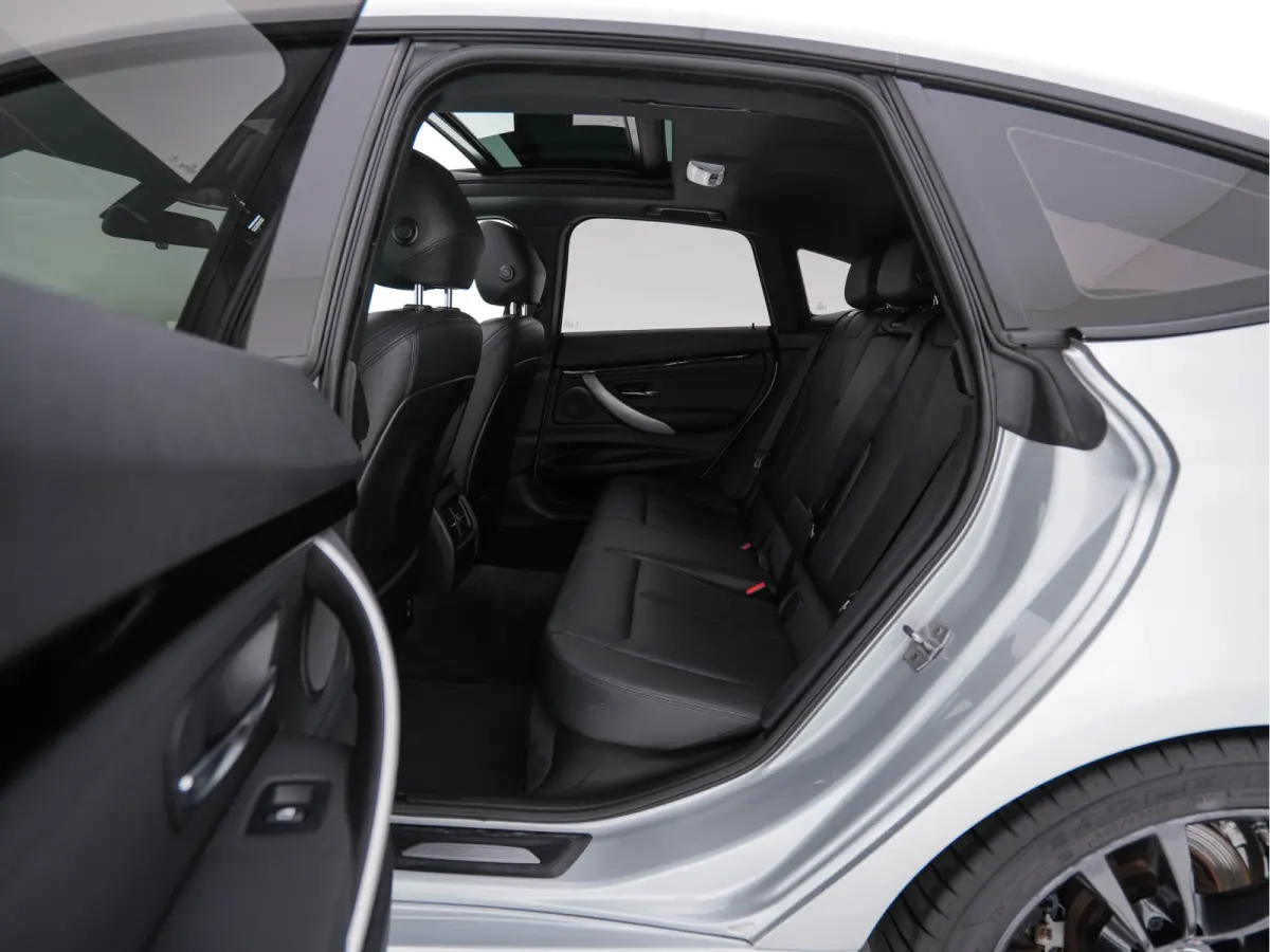 320i M-Sportpack High Executive Aut. *PANO | XENON | LEATHER | HEATED-SPORTSEATS | SHIFT-PADDLES | PRIVACY-GLASS | NAVI-FULLMAP | ECC | PDC | CRUISE | 19''ALU*