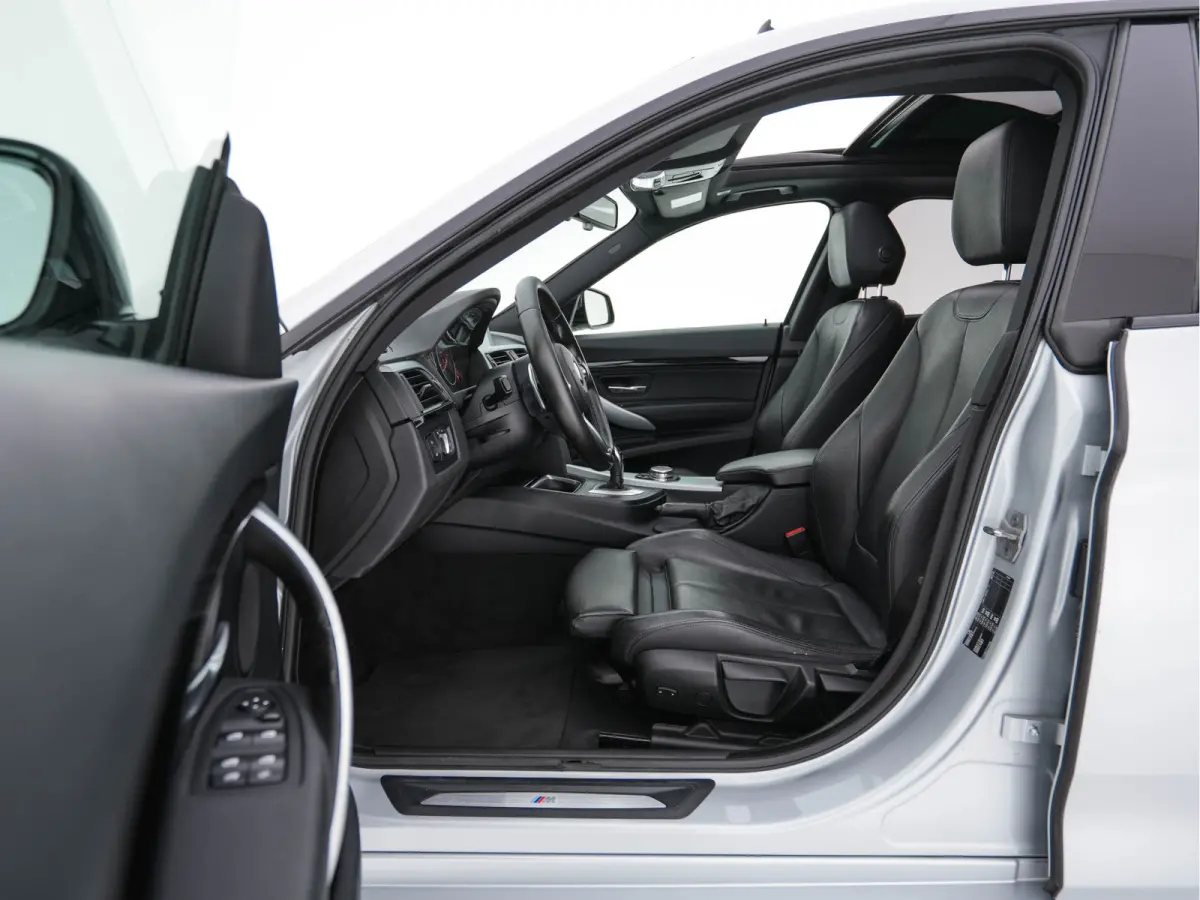 320i M-Sportpack High Executive Aut. *PANO | XENON | LEATHER | HEATED-SPORTSEATS | SHIFT-PADDLES | PRIVACY-GLASS | NAVI-FULLMAP | ECC | PDC | CRUISE | 19''ALU*