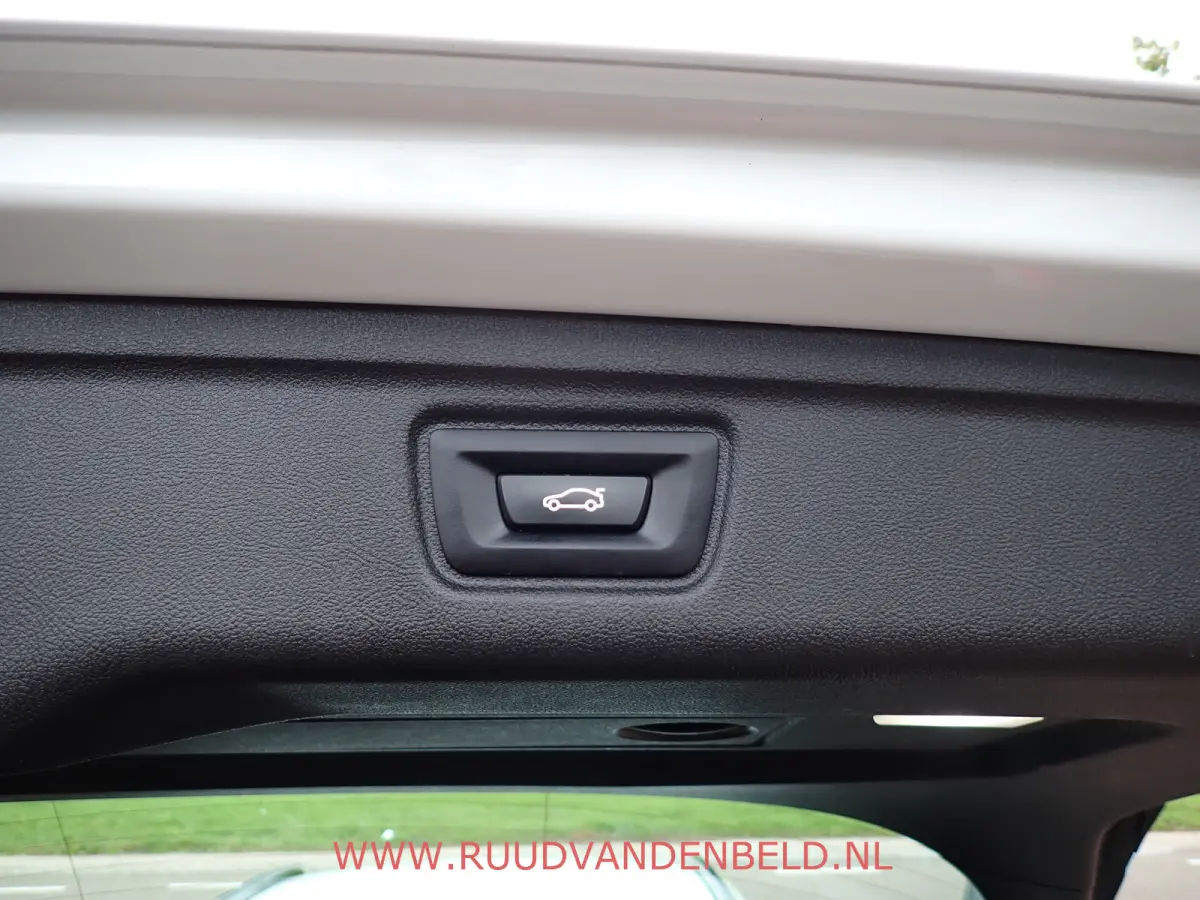 330e M-PAKKET SHADOWLINE SPORTLEER/SFEERVERLICHTING