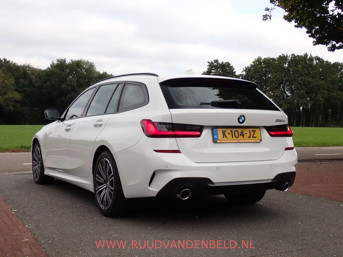 330e M-PAKKET SHADOWLINE SPORTLEER/SFEERVERLICHTING
