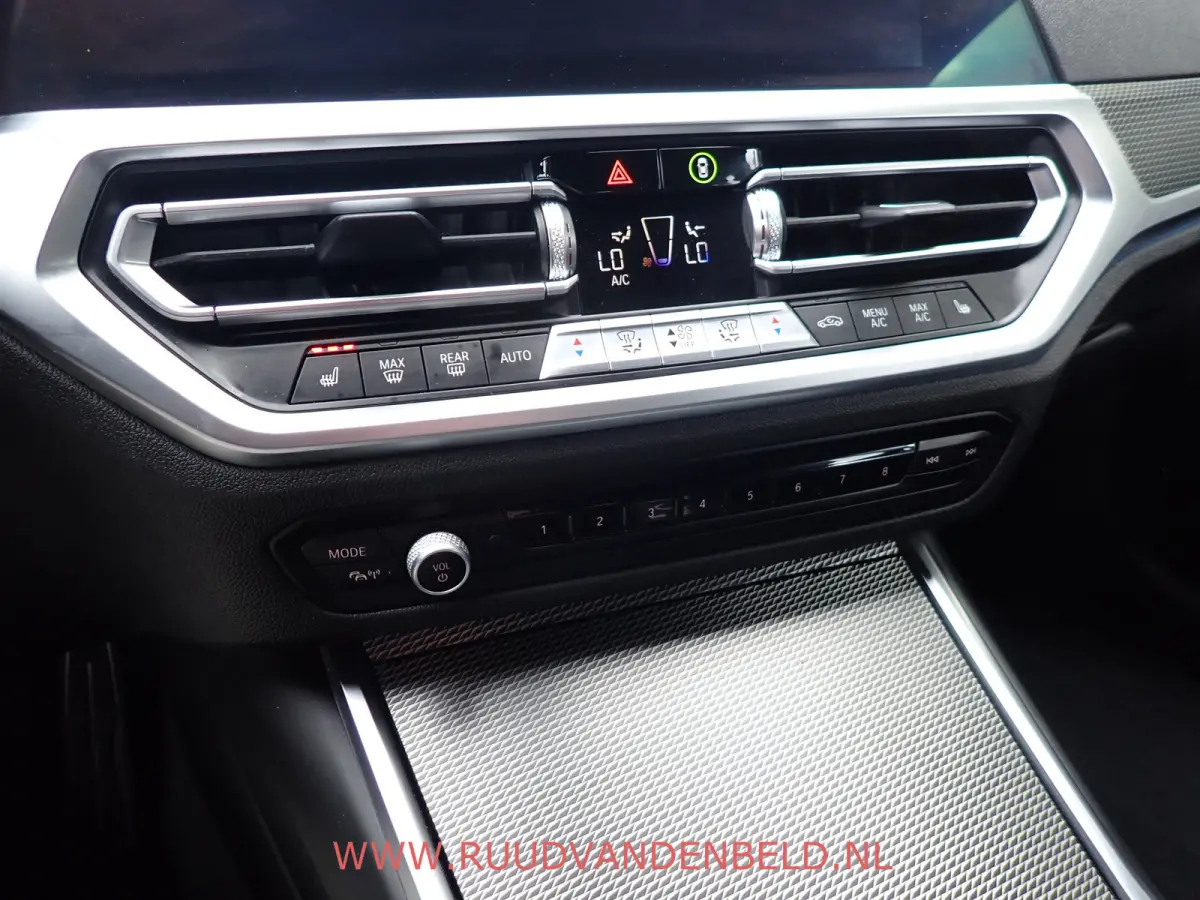 330e M-PAKKET SHADOWLINE SPORTLEER/SFEERVERLICHTING