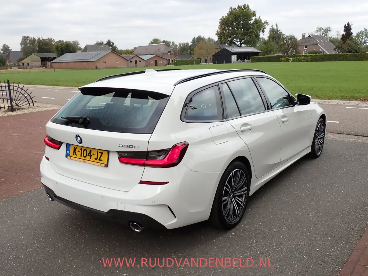 330e M-PAKKET SHADOWLINE SPORTLEER/SFEERVERLICHTING