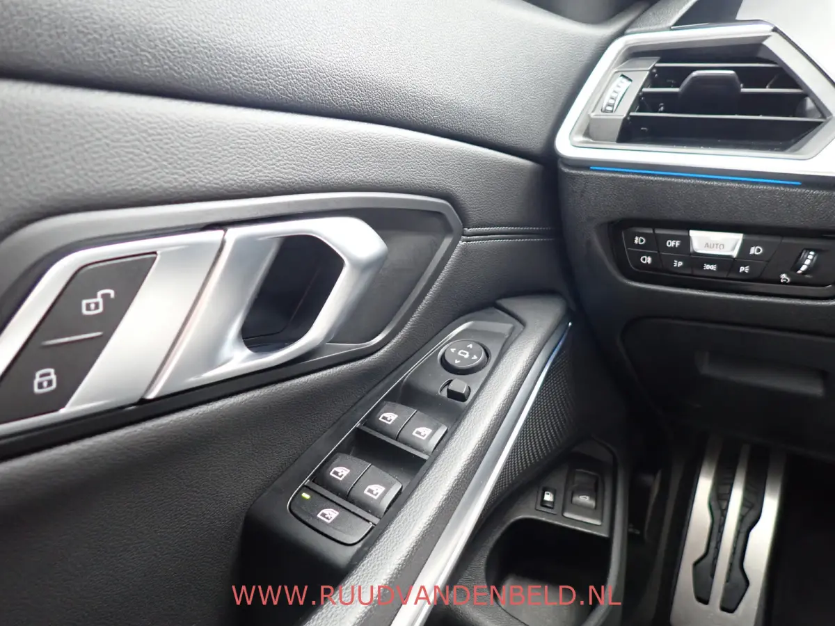 330e M-PAKKET SHADOWLINE SPORTLEER/SFEERVERLICHTING