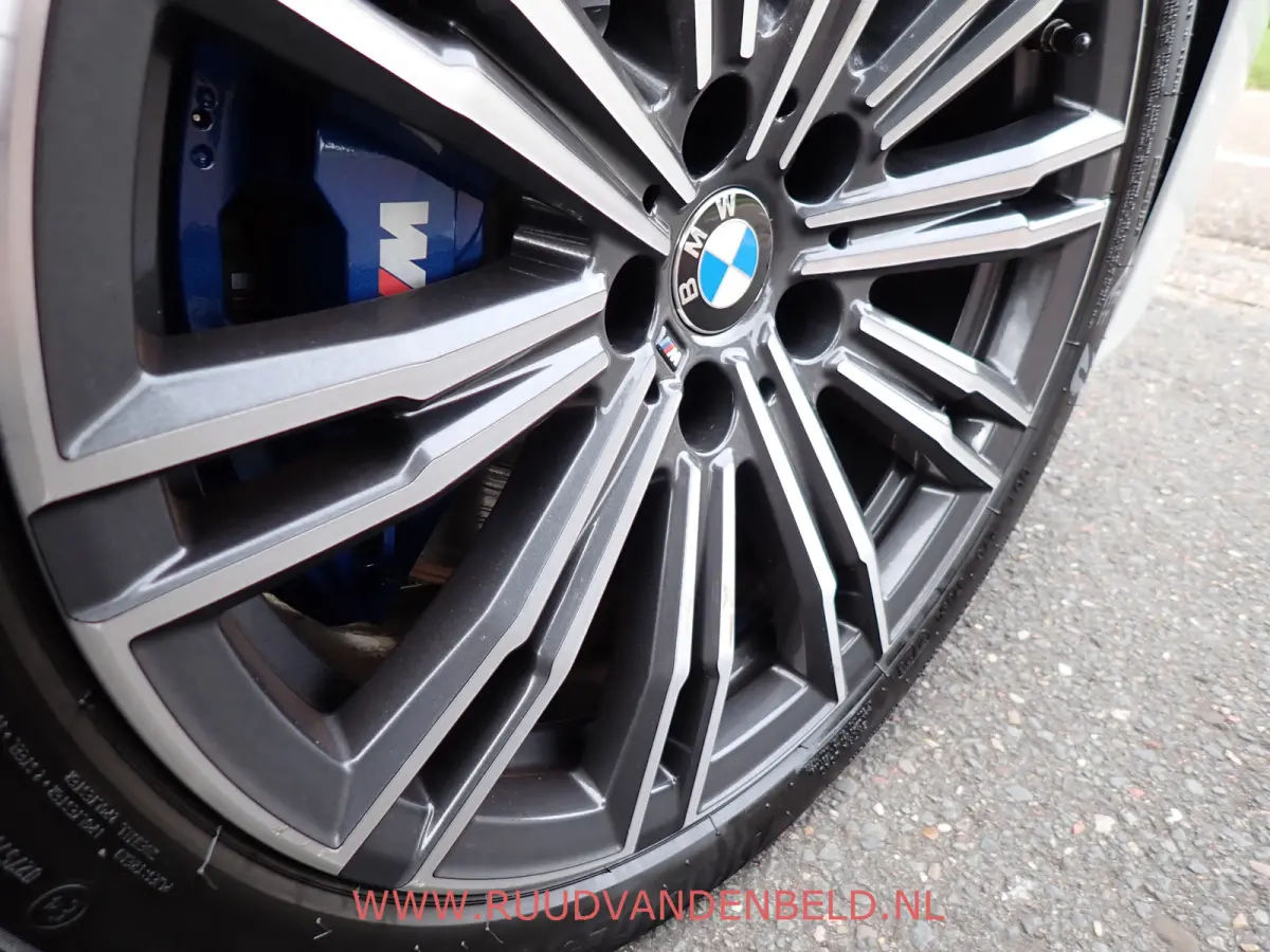 330e M-PAKKET SHADOWLINE SPORTLEER/SFEERVERLICHTING