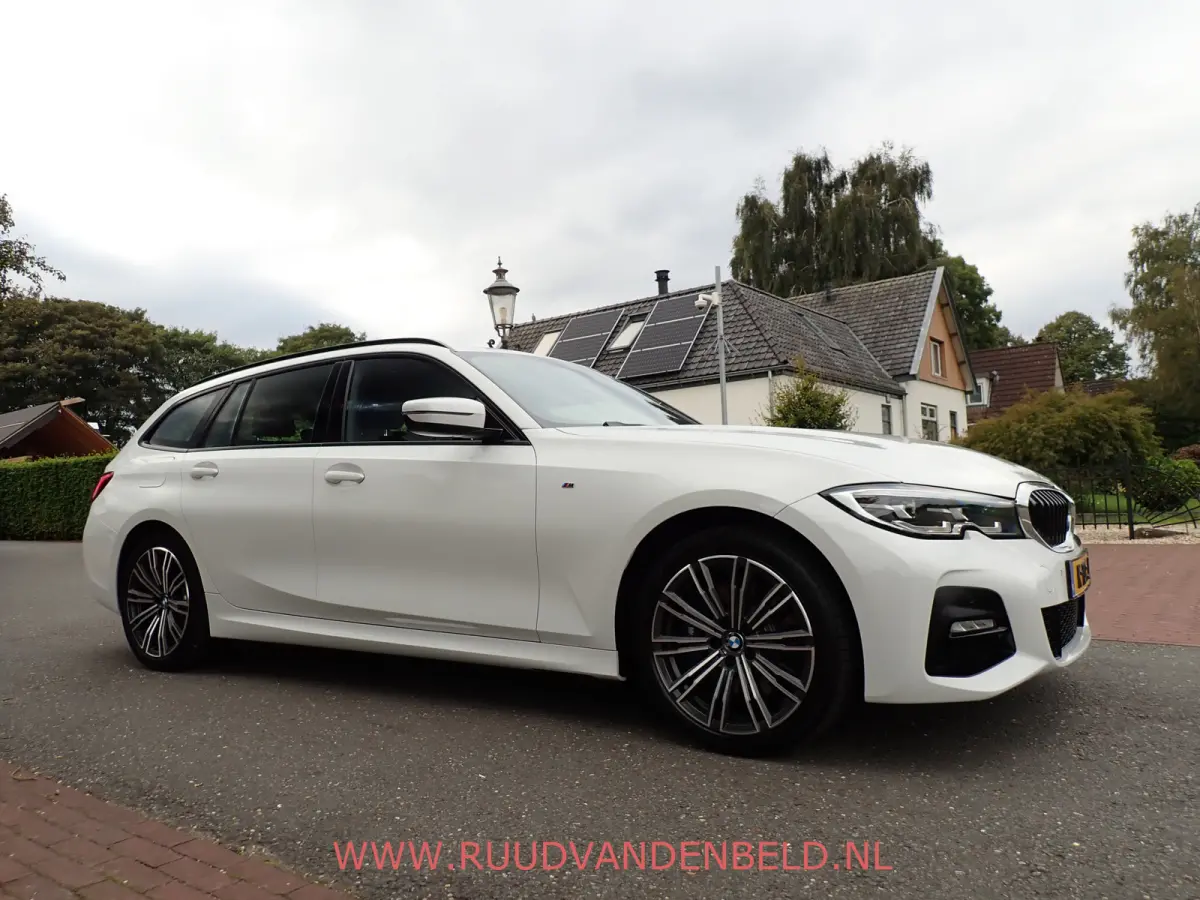 330e M-PAKKET SHADOWLINE SPORTLEER/SFEERVERLICHTING