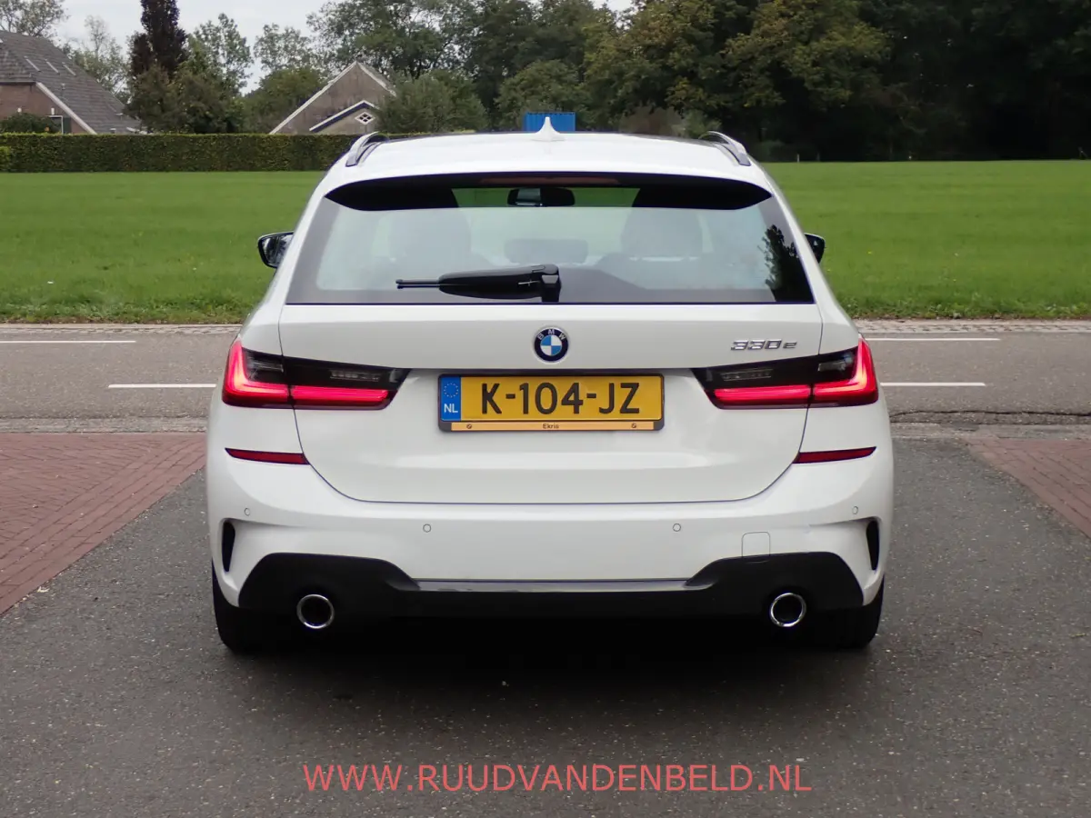 330e M-PAKKET SHADOWLINE SPORTLEER/SFEERVERLICHTING