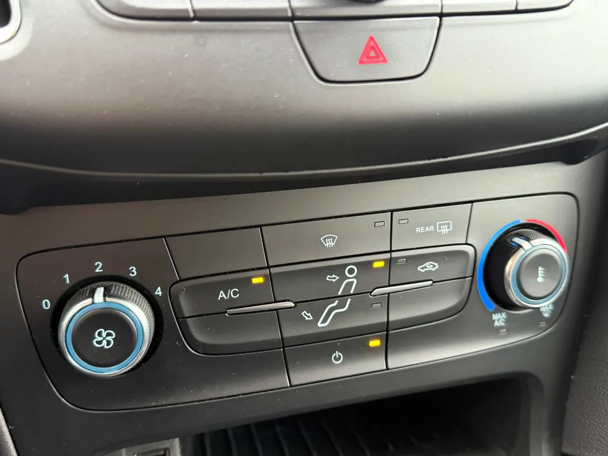1.0 Lease Edition D-RiemVV,Airco,Navi,Camera,Cruise,PDC,Bleutooth,ISOFIX,N.A.P!Apk tot 11-05-2026!