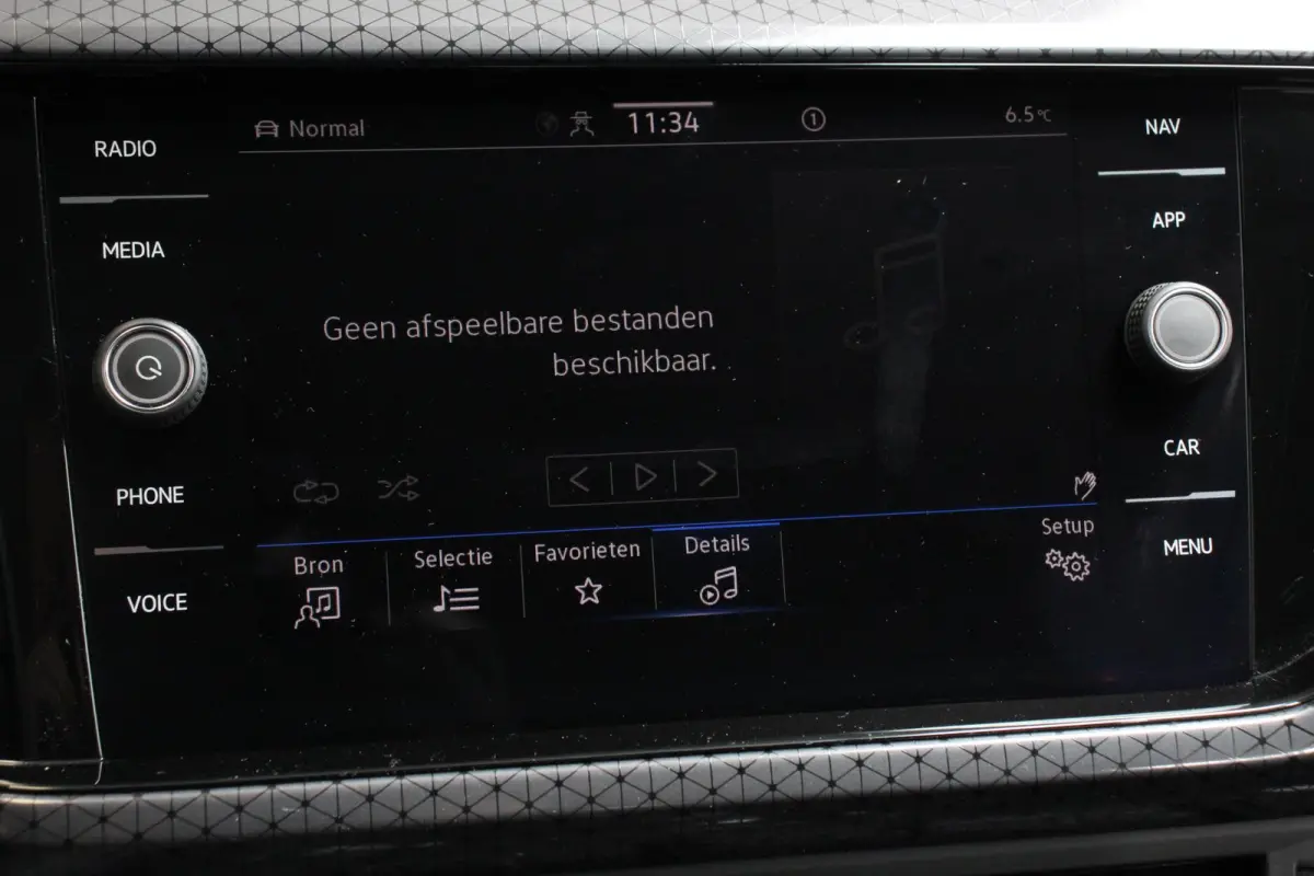 1.5 TSI DSG Style Team Navigatie Apple Carplay/Android Auto Adaptive cruise control Parkeersensoren Camera Stoelverwarming Virtual Cockpit Keyless Entry Lane assist Privacy glas