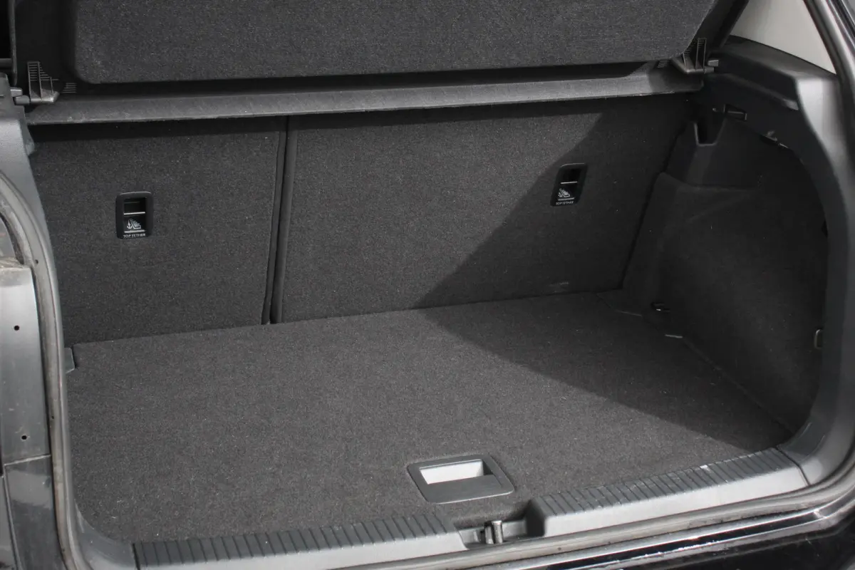 1.5 TSI DSG Style Team Navigatie Apple Carplay/Android Auto Adaptive cruise control Parkeersensoren Camera Stoelverwarming Virtual Cockpit Keyless Entry Lane assist Privacy glas
