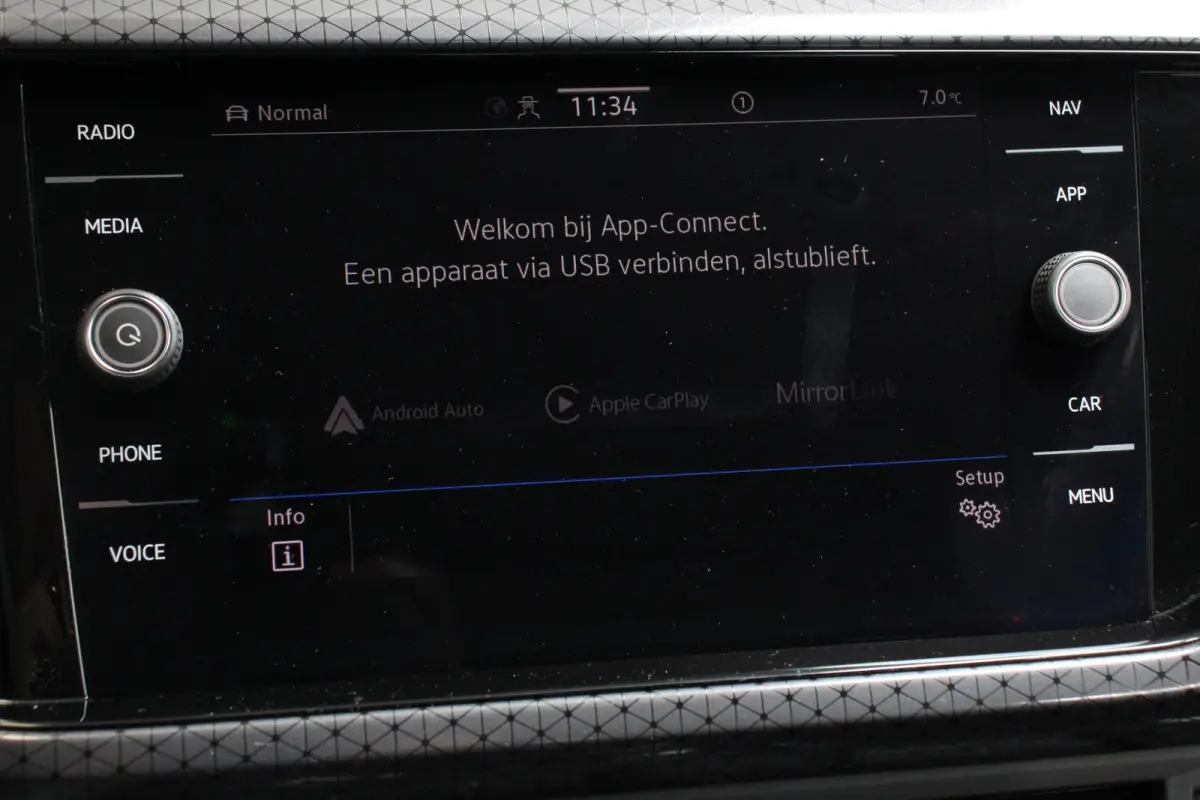 1.5 TSI DSG Style Team Navigatie Apple Carplay/Android Auto Adaptive cruise control Parkeersensoren Camera Stoelverwarming Virtual Cockpit Keyless Entry Lane assist Privacy glas