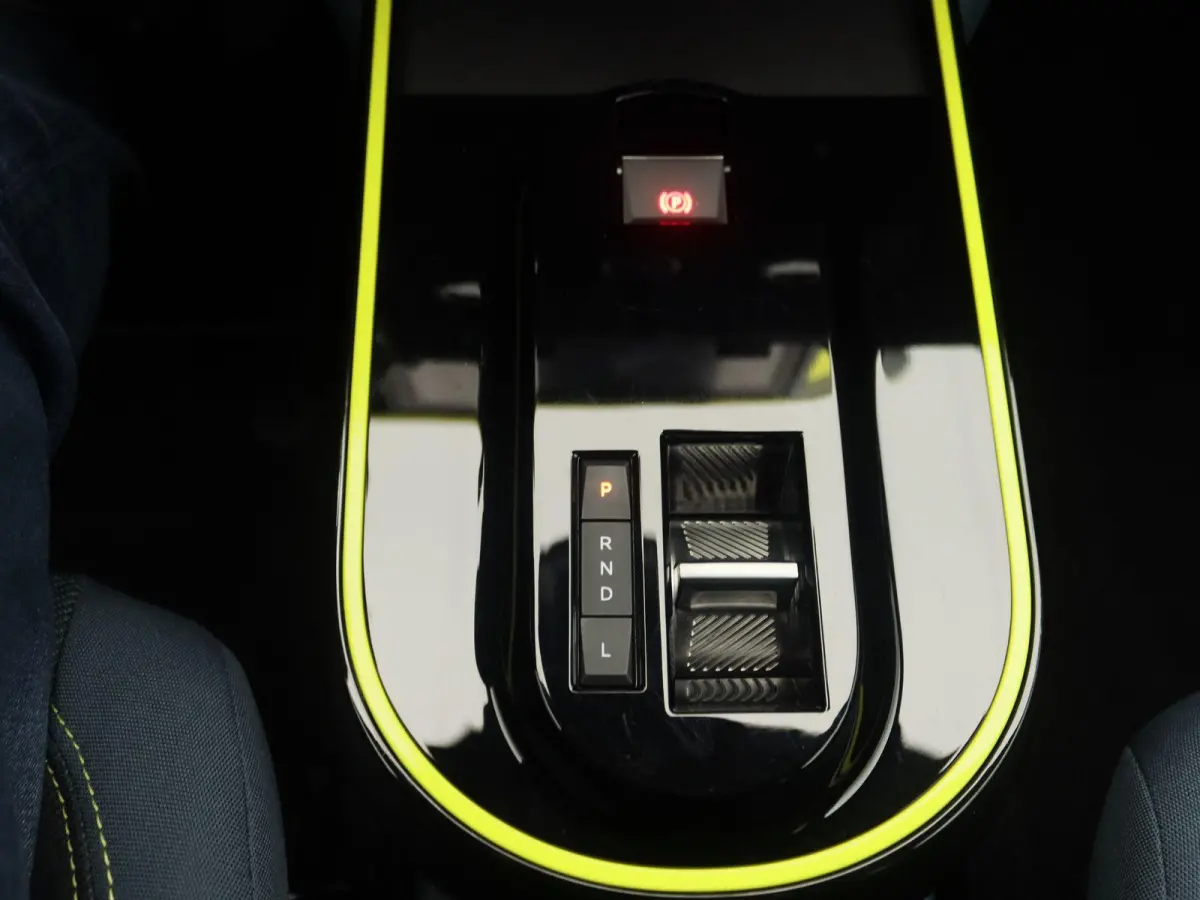 1.2 Hybrid ICON | Automaat | Lichtmetalen Velgen |