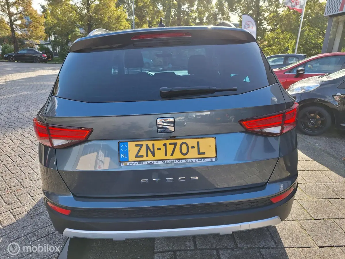 1.0 ECOTSI STYLE BUSINESS INTENSE • Carplay • Parkeerassistent •