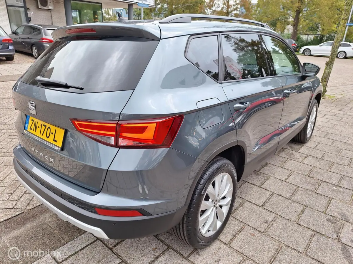1.0 ECOTSI STYLE BUSINESS INTENSE • Carplay • Parkeerassistent •