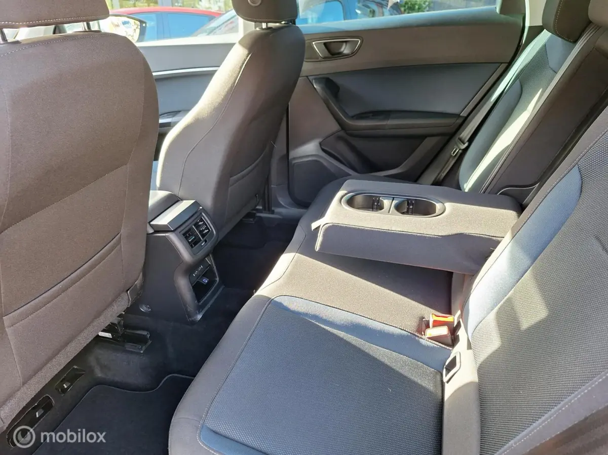 1.0 ECOTSI STYLE BUSINESS INTENSE • Carplay • Parkeerassistent •