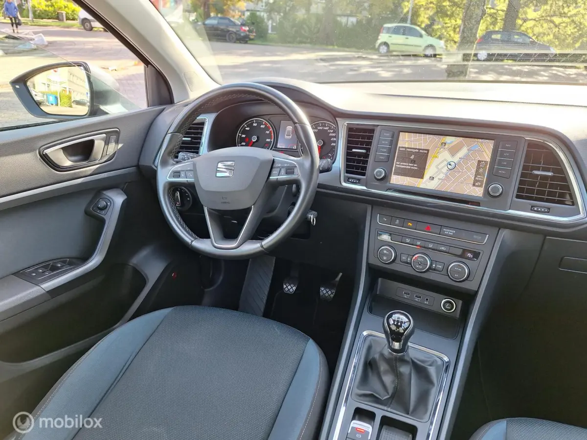 1.0 ECOTSI STYLE BUSINESS INTENSE • Carplay • Parkeerassistent •