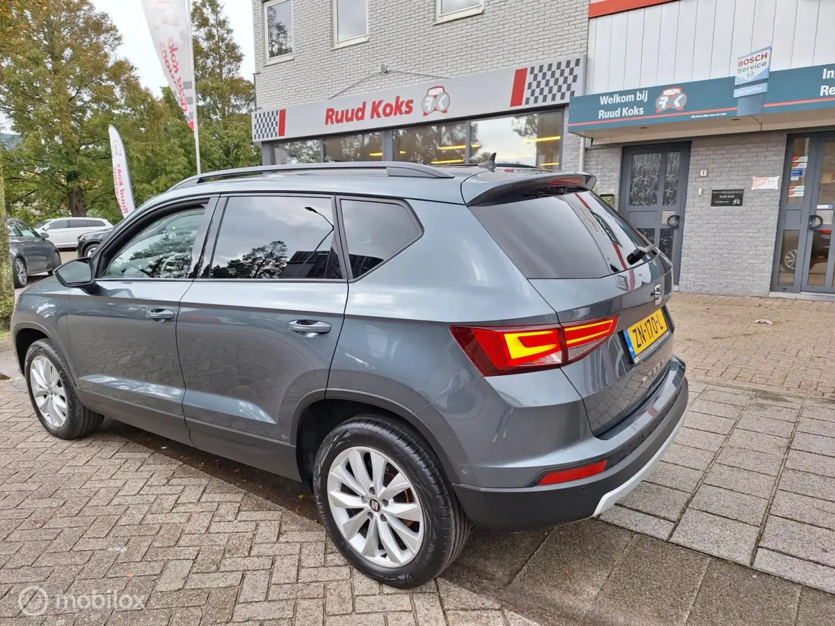 1.0 ECOTSI STYLE BUSINESS INTENSE • Carplay • Parkeerassistent •