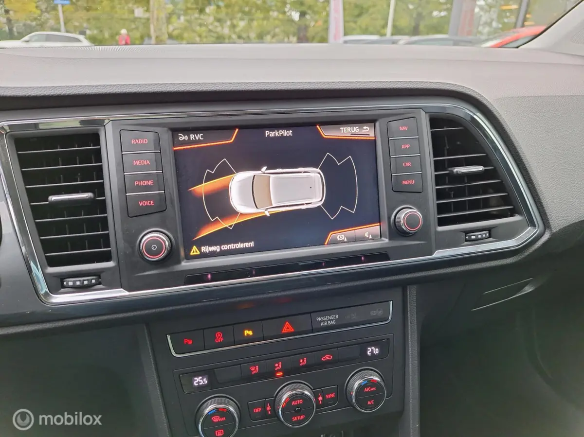 1.0 ECOTSI STYLE BUSINESS INTENSE • Carplay • Parkeerassistent •
