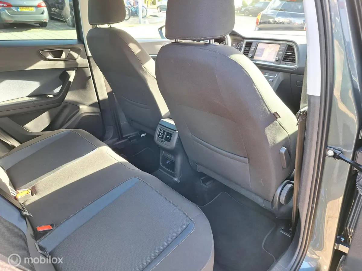 1.0 ECOTSI STYLE BUSINESS INTENSE • Carplay • Parkeerassistent •
