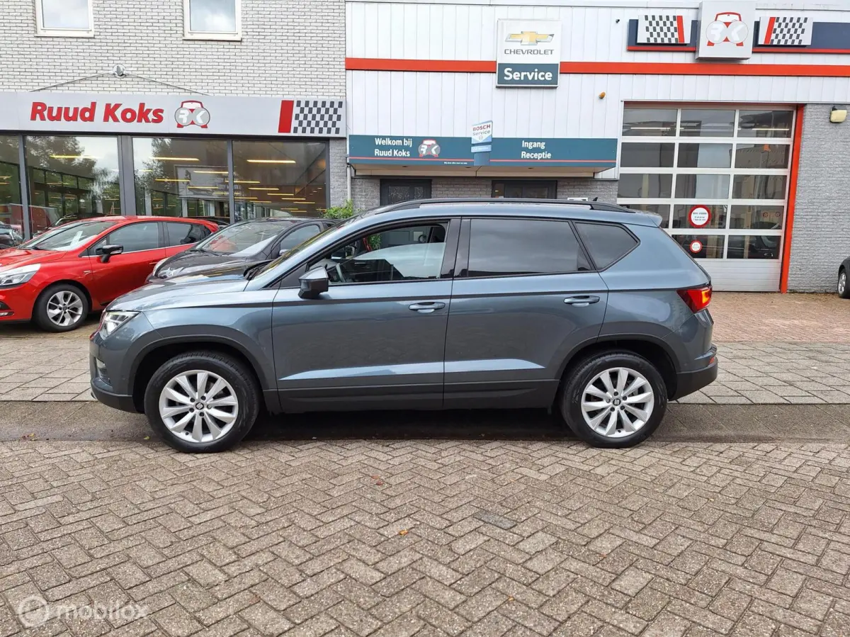 1.0 ECOTSI STYLE BUSINESS INTENSE • Carplay • Parkeerassistent •