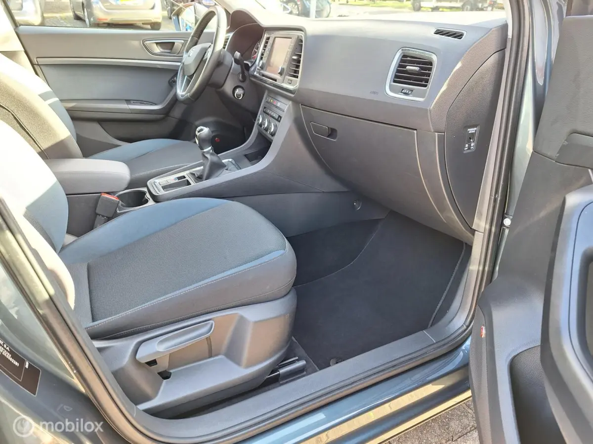 1.0 ECOTSI STYLE BUSINESS INTENSE • Carplay • Parkeerassistent •