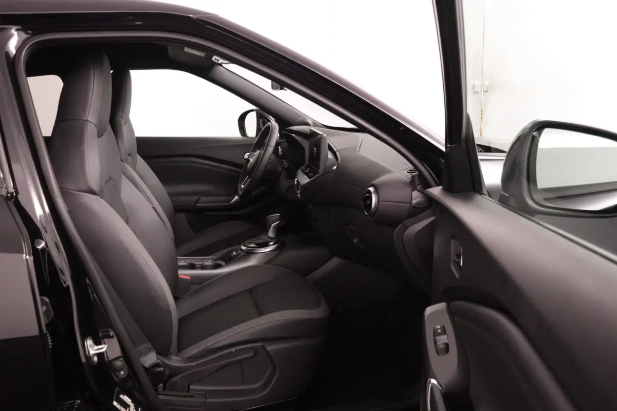 1.6 Hybrid N-Connecta | € 6.000,- voorraadvoordeel!! | Stoel, stuur en voorruit verwarming | Navigatie | Draadloos Apple carplay& Android auto | Keyless entry& Start |