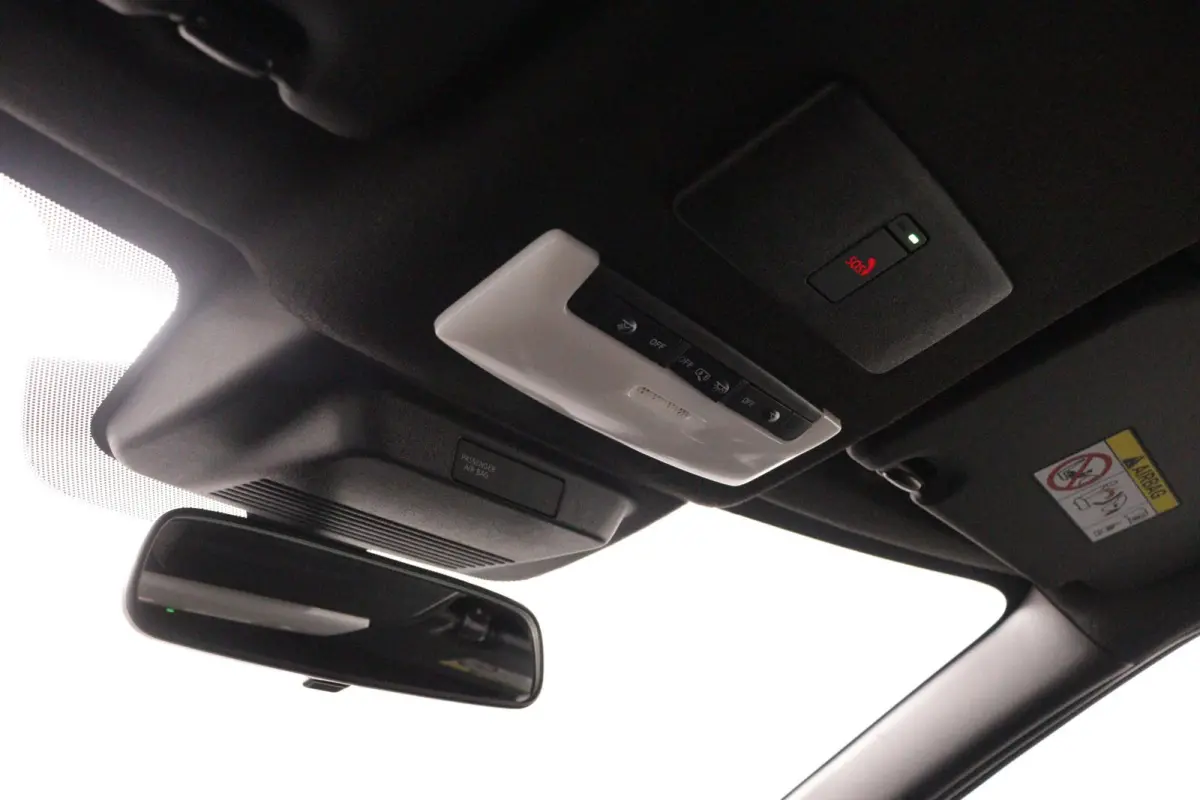 1.6 Hybrid N-Connecta | € 6.000,- voorraadvoordeel!! | Stoel, stuur en voorruit verwarming | Navigatie | Draadloos Apple carplay& Android auto | Keyless entry& Start |