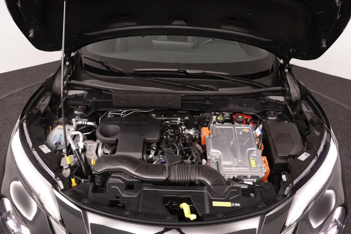 1.6 Hybrid N-Connecta | € 6.000,- voorraadvoordeel!! | Stoel, stuur en voorruit verwarming | Navigatie | Draadloos Apple carplay& Android auto | Keyless entry& Start |