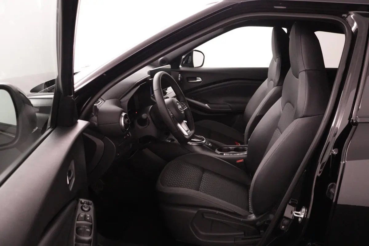 1.6 Hybrid N-Connecta | € 6.000,- voorraadvoordeel!! | Stoel, stuur en voorruit verwarming | Navigatie | Draadloos Apple carplay& Android auto | Keyless entry& Start |