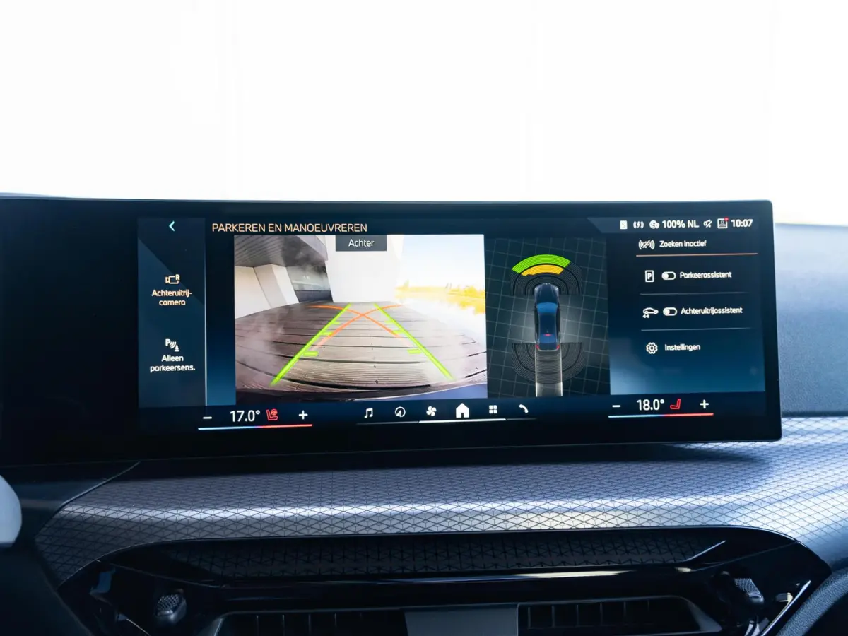 420i M Sport Pro | Schuif-/kanteldak | Harman Kardon | Stoel en Stuurwiel verwarming | Comfort Access | Elektrische achterklep