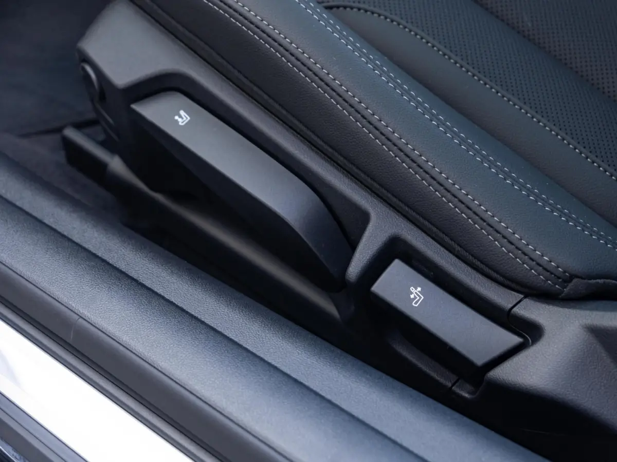 420i M Sport Pro | Schuif-/kanteldak | Harman Kardon | Stoel en Stuurwiel verwarming | Comfort Access | Elektrische achterklep
