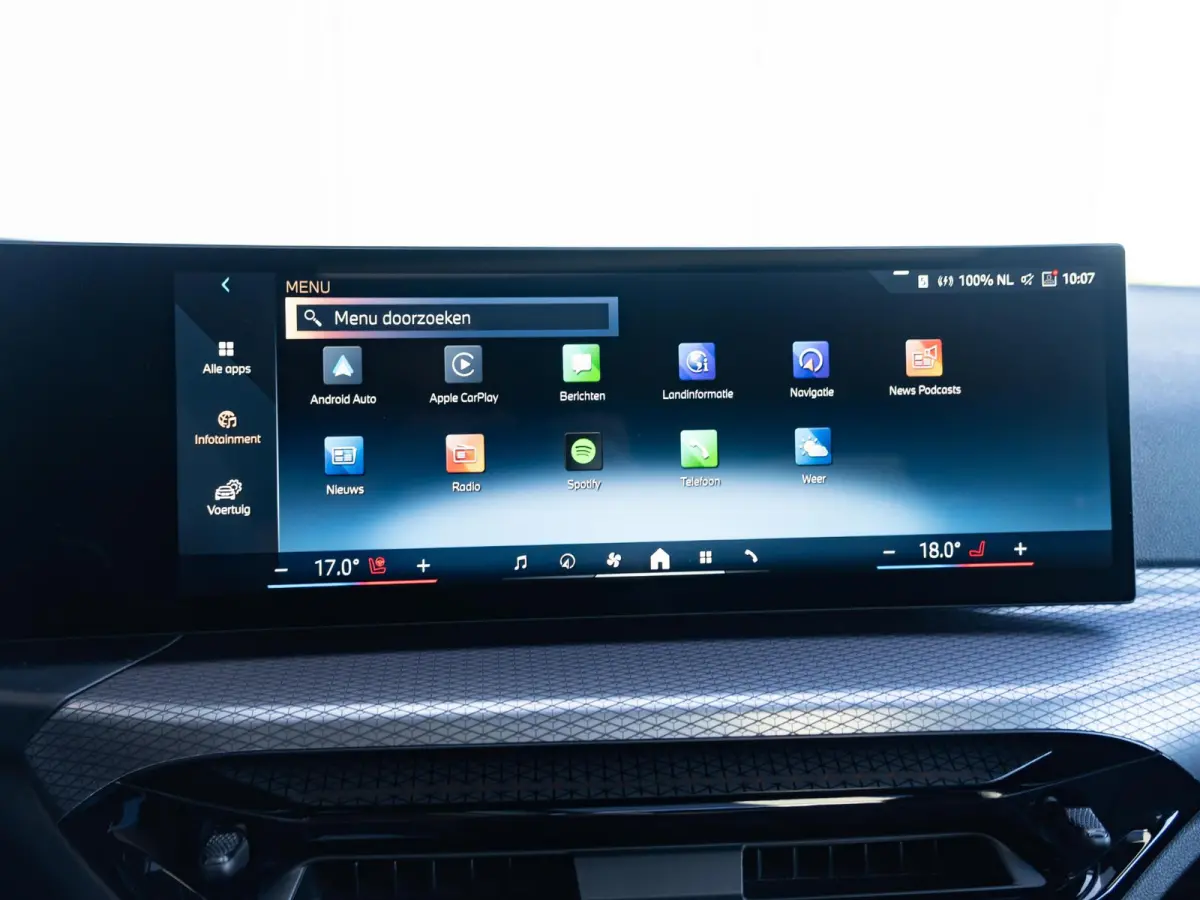420i M Sport Pro | Schuif-/kanteldak | Harman Kardon | Stoel en Stuurwiel verwarming | Comfort Access | Elektrische achterklep