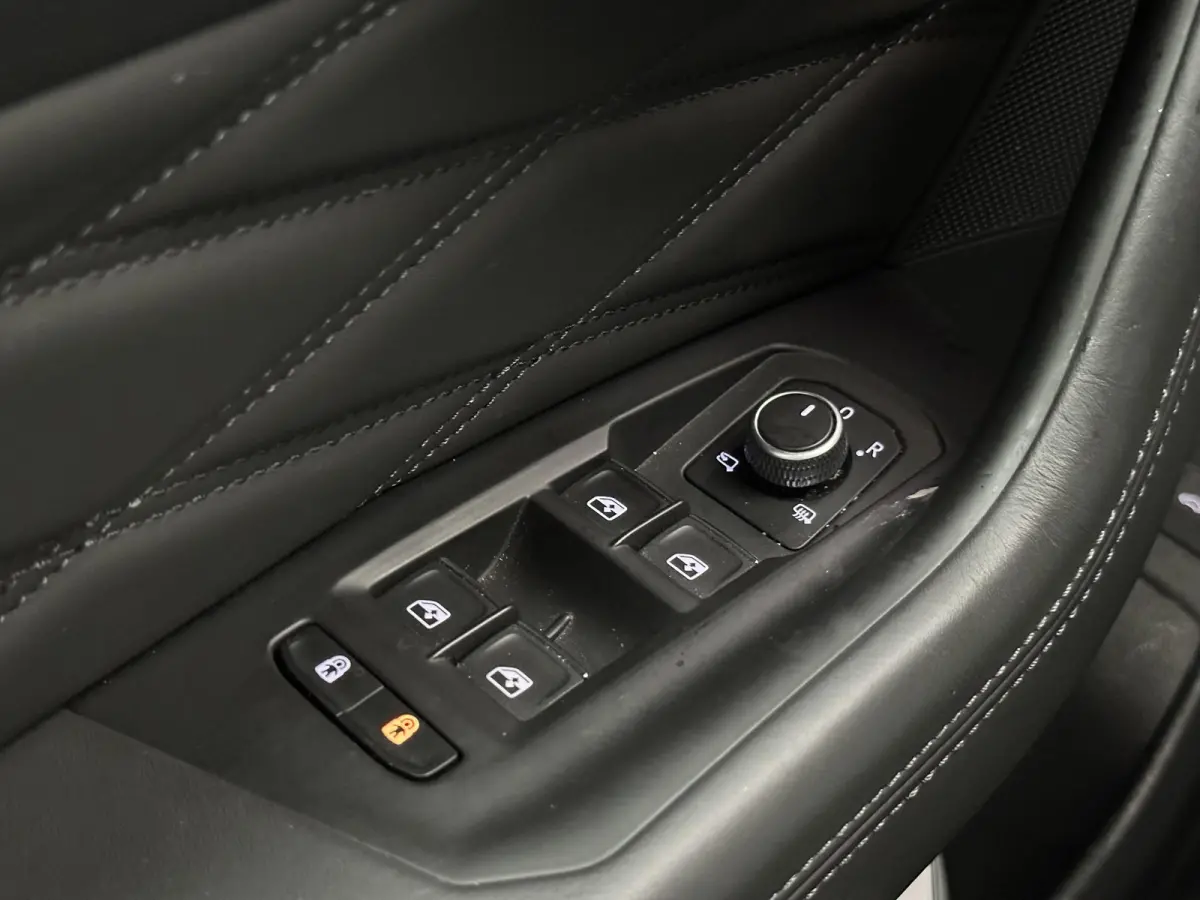 R 3.0 TSi 4MOTION | Puglia| Dak| Massage| Luchtvering| BTW auto|