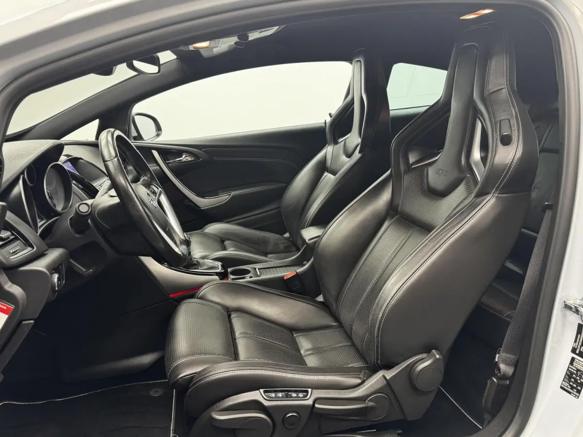 2.0 Turbo OPC 280PK Navigatie-Cr.contr-Clima-Leder-Stoelverwarming-Parkeersensoren-Lm19''velgen