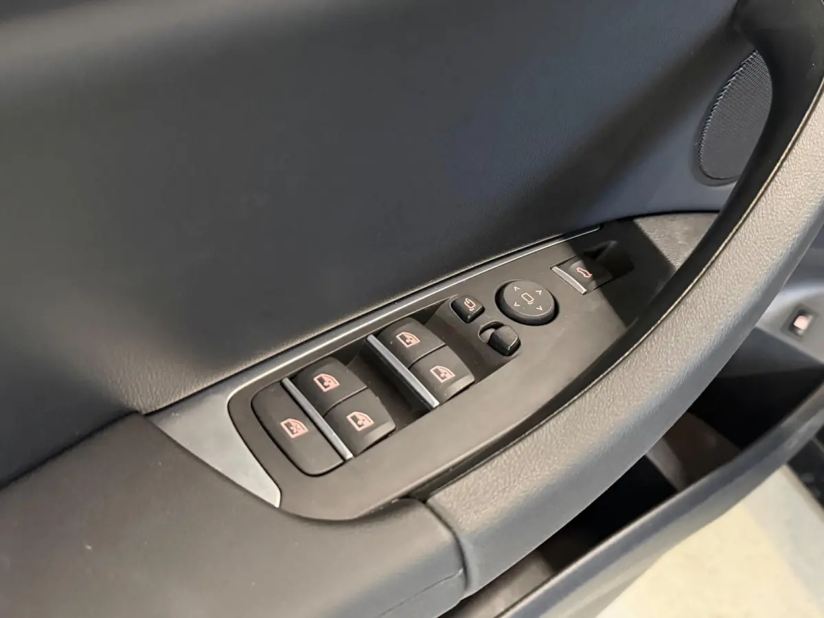XDrive30e M-Sport - Keyless - Leder - HiFi