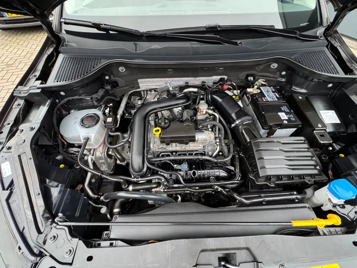 1.0 TSI Business Edition 1e Eigenaar 65000 km ! .