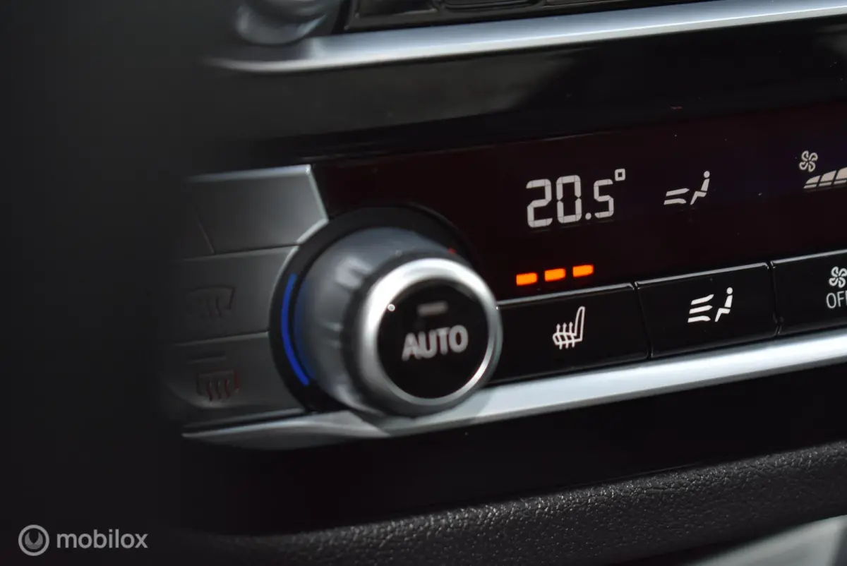 M40i xDrive Saphirschwarz Pano HUD H/K 360°Cam DAB Memory 20" LMV Zeer mooi!