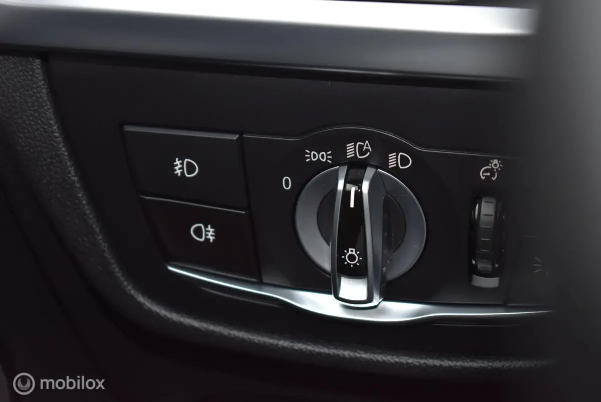 M40i xDrive Saphirschwarz Pano HUD H/K 360°Cam DAB Memory 20" LMV Zeer mooi!