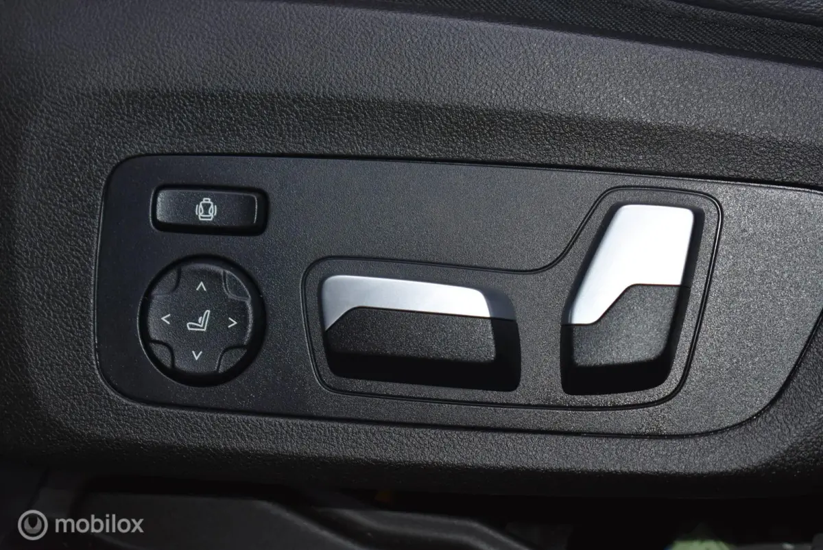 M40i xDrive Saphirschwarz Pano HUD H/K 360°Cam DAB Memory 20" LMV Zeer mooi!