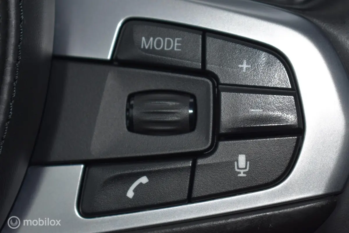 M40i xDrive Saphirschwarz Pano HUD H/K 360°Cam DAB Memory 20" LMV Zeer mooi!
