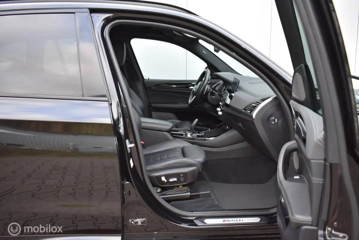 M40i xDrive Saphirschwarz Pano HUD H/K 360°Cam DAB Memory 20" LMV Zeer mooi!