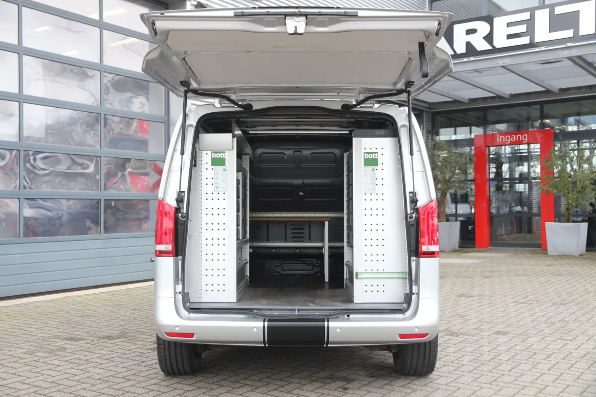 190PK CDI | Aut. | Werkplaats inrichting | Navi | Cruise | Airco..