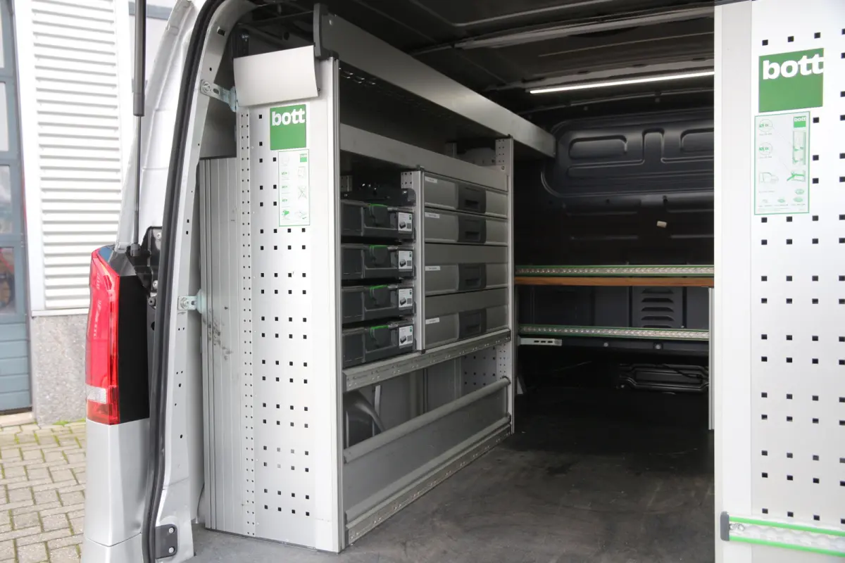 190PK CDI | Aut. | Werkplaats inrichting | Navi | Cruise | Airco..