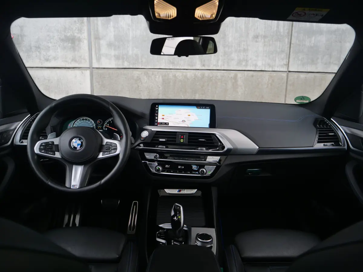 M40i xDrive High Executive | panorama | keyless go&entry | trekhaak | zeer nette staat.